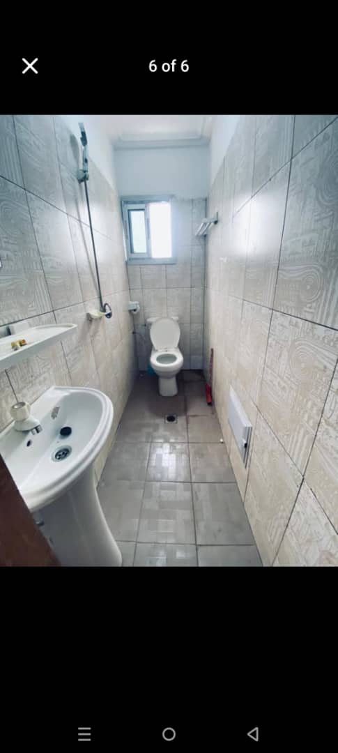 Salle de bain carrelée